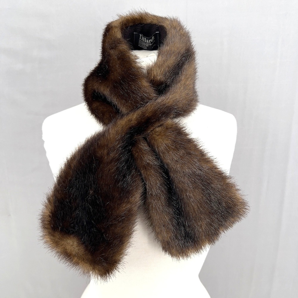 Dillard's Women‎ Faux Fur Pull Through Scarf Brown Knit Backing Made in Canada